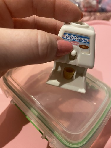 Mini Sylvanian Families Toy Ice Cream Machine, Accessories With Working Parts - Picture 9 of 12