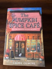 The Pumpkin Spice Café by Laurie Gilmore (2023, Paperback)