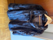 pelliccia visone marrone, rimessa a nuovo due anni fa. 