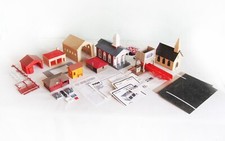 Nice Vintage Lot Of Model Train Scenic Layout Buildings, Streets And More