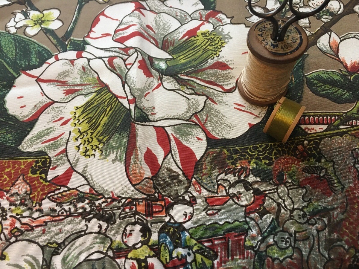 Cy'rqueフライヤーMAYALAFFLESIA繭LAREINECHARLES Vintage Chinoiserie Floral Figural Bowl Faille Fabric #1 ~ Taupe
