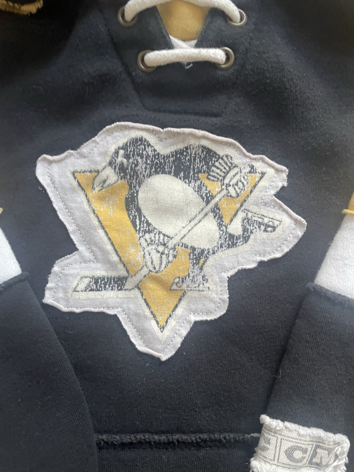 CCM Pittsburgh Penguins Hoodie Kid’s 5/6 Vintage Inspired
