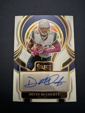 2025 Panini Select - Select Signatures White Prizm Devin McCourty /50 SIP-DMY
