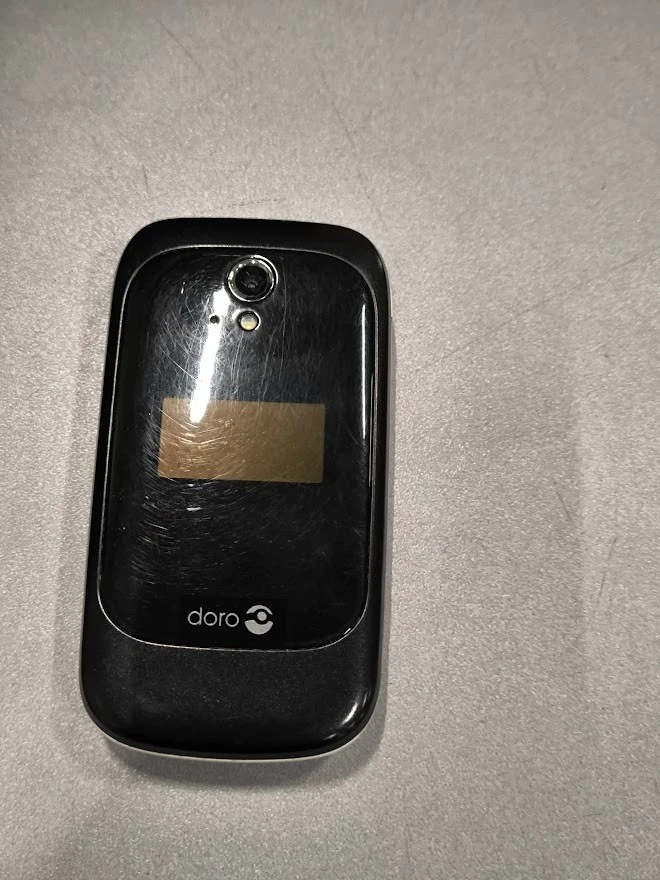 Doro 8100 4G Smartphone Senior - Téléphone Portable - Résistant à l'eau - Triple Caméra - Touche Assistance avec GPS - Écran 6.1 - Reconnaissance Visage - Android 12 Go (Noir