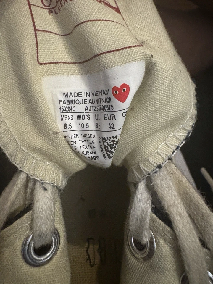 CDG Comme des Garcons Hombre’s 8.5 Mujer 10/10.5 Negro Con Corazón Rojo. will clean Foto 4 de 4