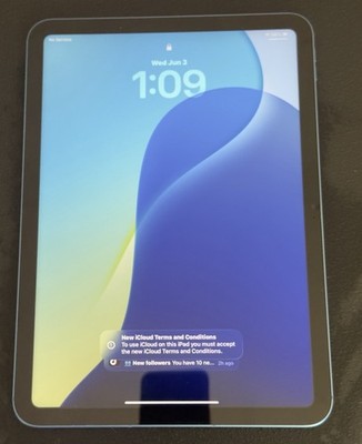Apple 11   iPad Model MD7G4LL/A A16 128GB Blue With WiFi And Cellular