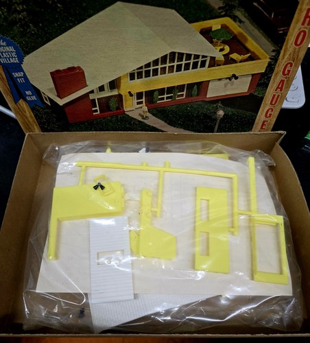 CASA CONTEMPORÁNEA ESCALA HO BACHMANN PLASTICVILLE 2906 RARA NUEVA - Imagen 7 de 8
