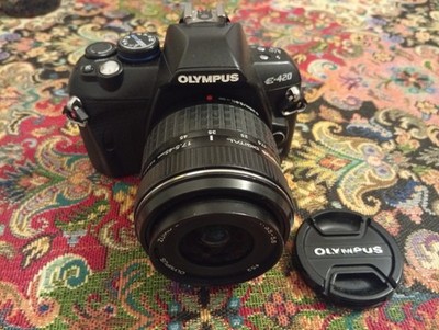 Olympus EVOLT E-420 10.0MP Digitalkamera - Schwarz (Kit mit 17.5-45mm Objektiv)