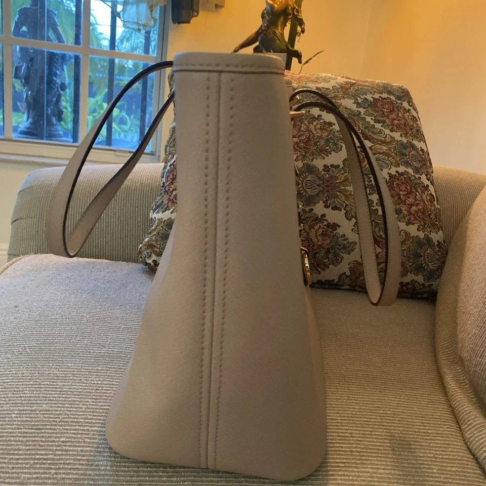 Bolso de Viaje Michael Kors Jet Set Hombro Grande Color Beige Nuevo Sin Etiqueta Foto 3 de 4