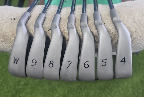 PING G5 4-PW SPINE ALIGNED DYNALITE GOLD XP S300 BALANCED BLUEPRINTED BLACK DOT - Picture 4 of 10