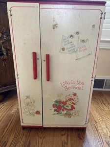 Strawberry Shortcake VTG 1980’s rare REFRIGERATOR Kitchen Play Set Kenner