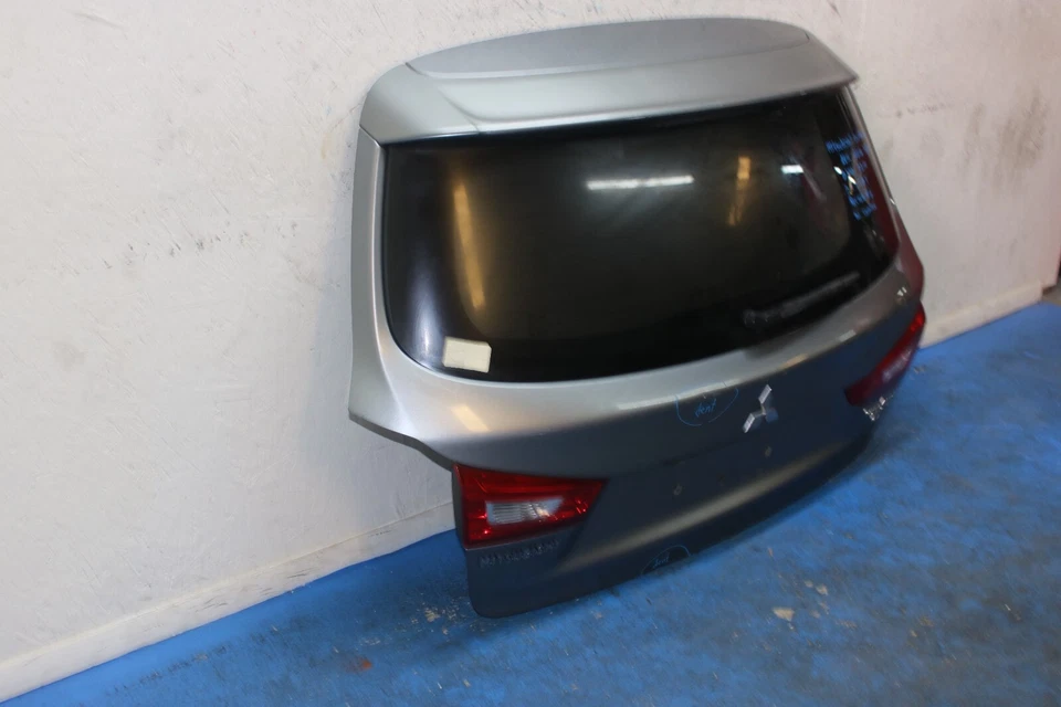 2011 2016 MITSUBISHI OUTLANDER SPORT REAR LIFTGATE WITH CAMERA OEM Foto 2 de 4