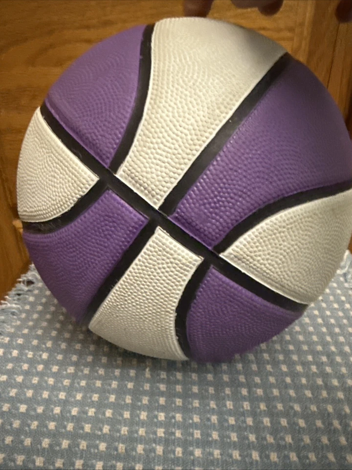 Tachikara Intermediate Size, 2-Tone Rubber Basketball Purple G-18 Sgb6rc Foto 4 de 4