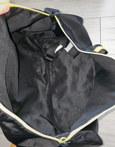 CALVIN KLEIN Fragrances Weekender Travel Gym Sports Bag. New with tags - Picture 2 of 2