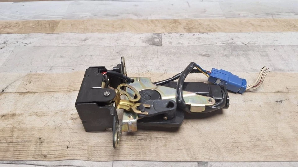 Pontiac Vibe 2007 Tailgate trunk boot lock catch latch SMI90482 — 第 2/4 张图片