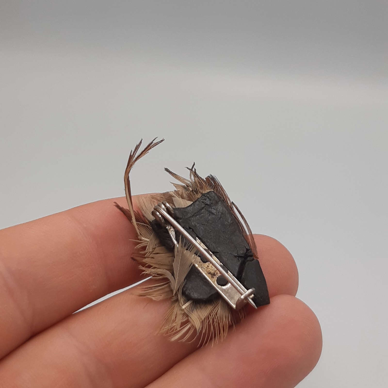 Vintage Scottish Feather Brooch Grouse Pheasant Game Bird Pin Antique Costume image 3