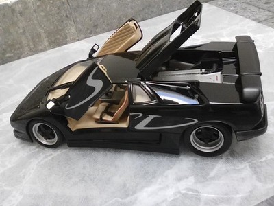 Lamborghini Diablo SV (1995) 1:18 Maisto