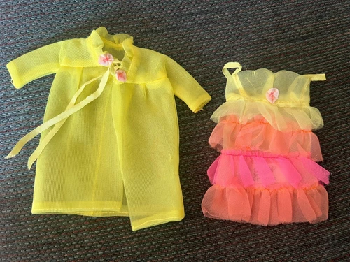 Original 60s BARBIE #1841 NIGHT CLOUDS YELLOW ROBE & PEIGNOIR NIGHTGOWN Set