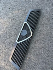 Alfa Romeo 75. Front grille.