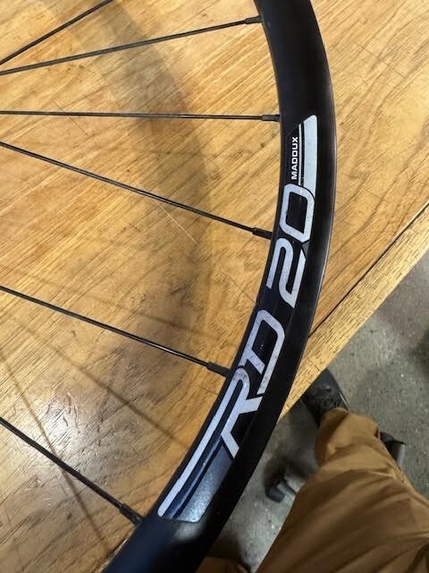 USED-Maddux RD 2.0 Thru-Axle 6-Bolt Disc Brake Rear Wheel Aluminum