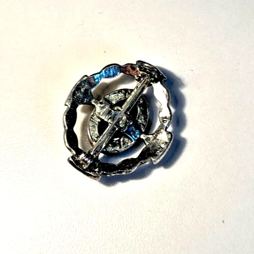 Vintage Celtic Brooch with Black Stone Set in Silver Coloured Metal. Gothic VGC - Picture 9 of 12