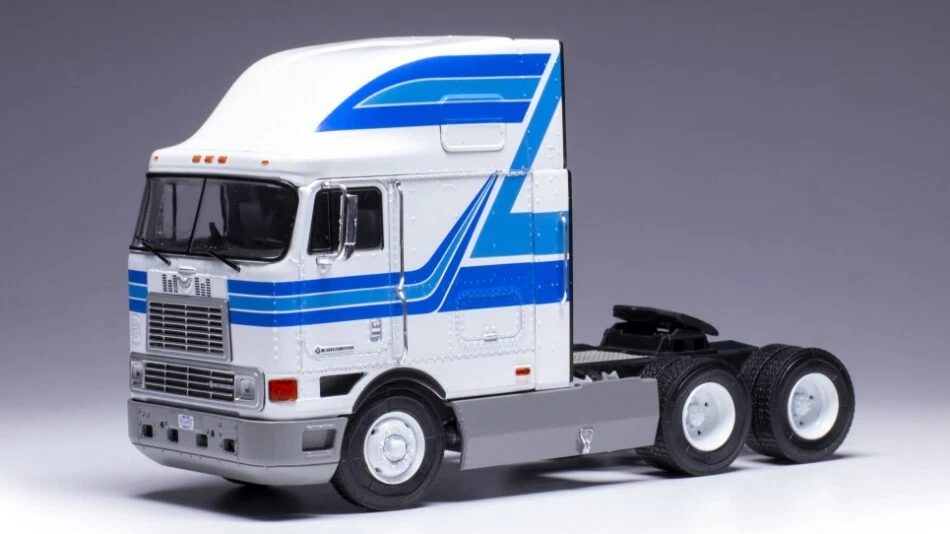 MODELLINO CAMION STATICO IXO INTERNATIONAL EAGLE CABOVER 1995 BIANCO/BLU 1/43 - Immagine 3 di 4