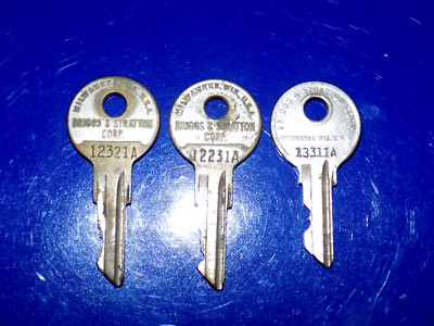 Lot Vintage or Antique BASCO Briggs & Stratton Keys #12321A
