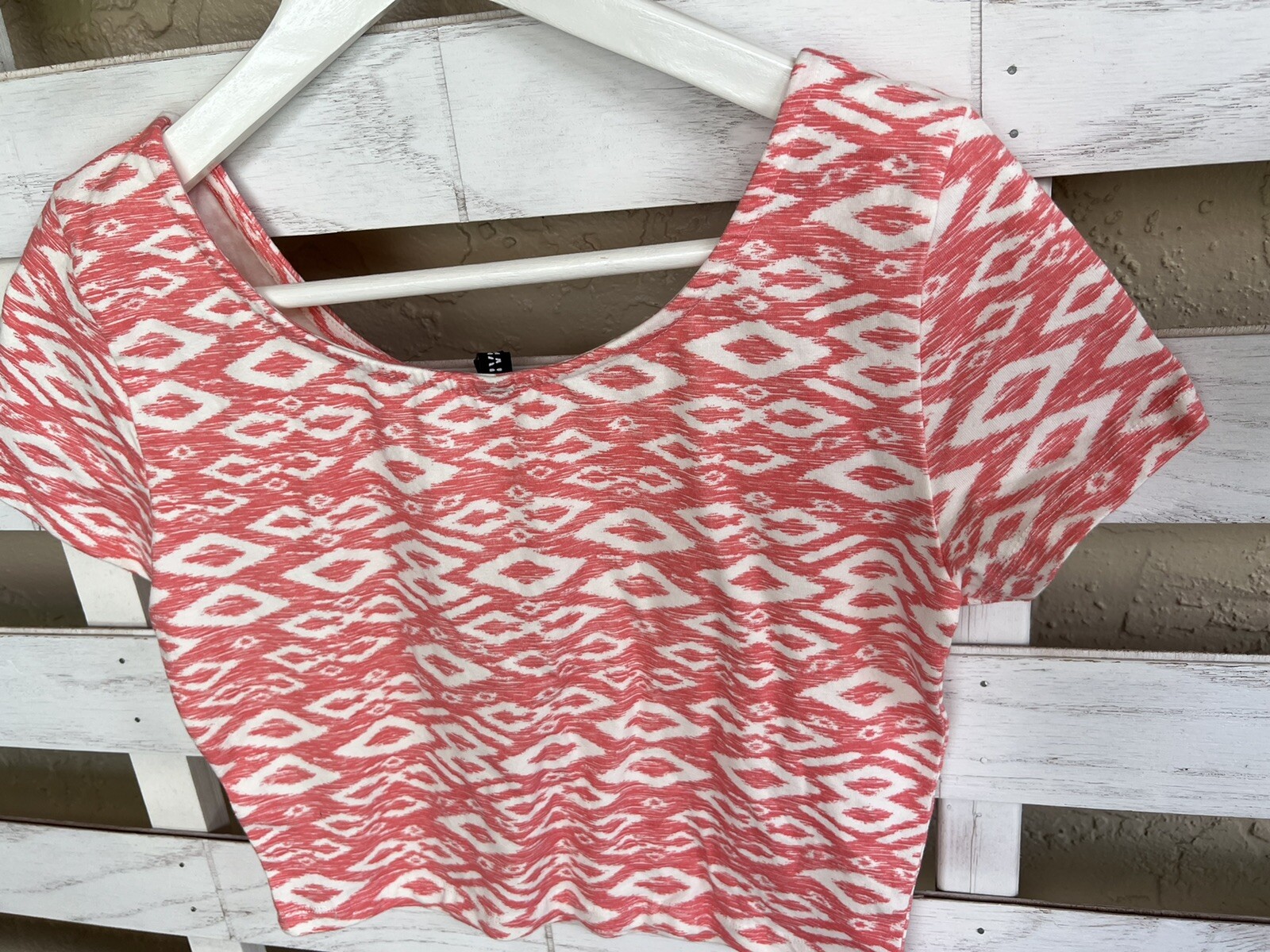 New Divided H&M Cropped Top Coral Short Sleeve Shirt Women’s Size M thumbnail 8