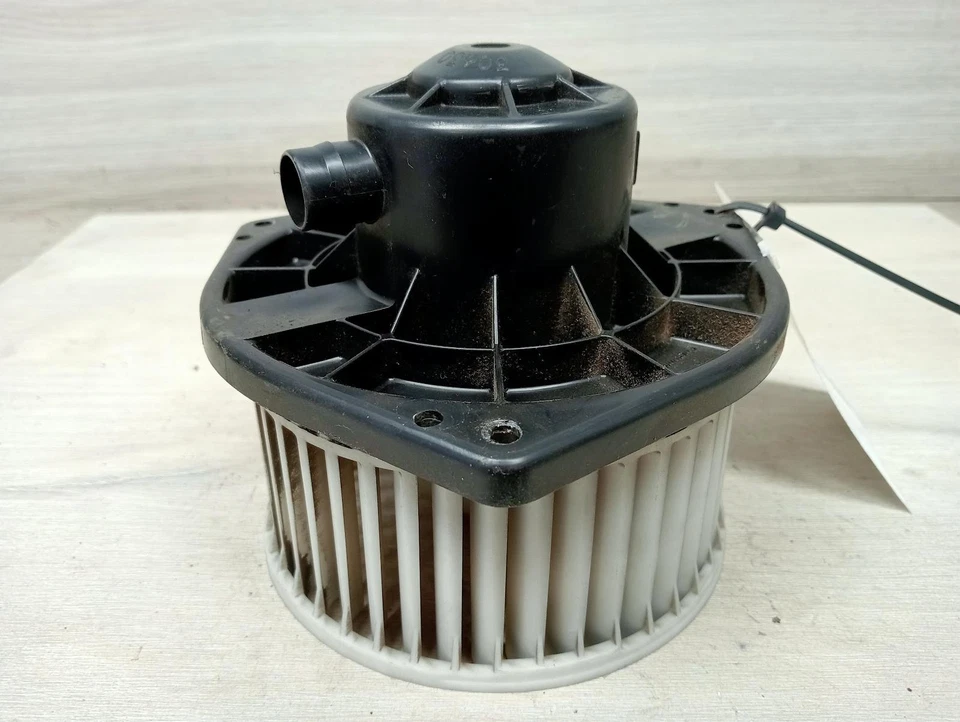 NISSAN NAVARA HEATER FAN MOTOR D22, 04/97-08/15 2004 - image 4 of 4