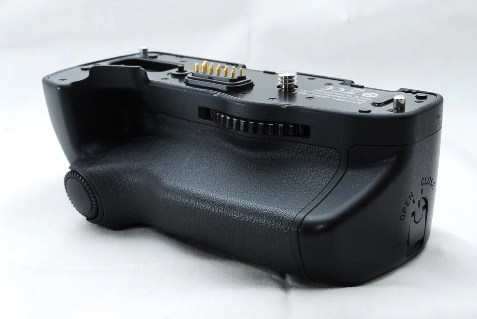 [Mint] PENTAX D-BG7 Battery Grip w/Box & L O-GP1672 & Manual for KP DSLR 581 - Image 2 of 4