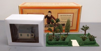 Lionel 11-90077 O Gauge No. 913 Landscaped Plot w/ Bungalow LN/Box