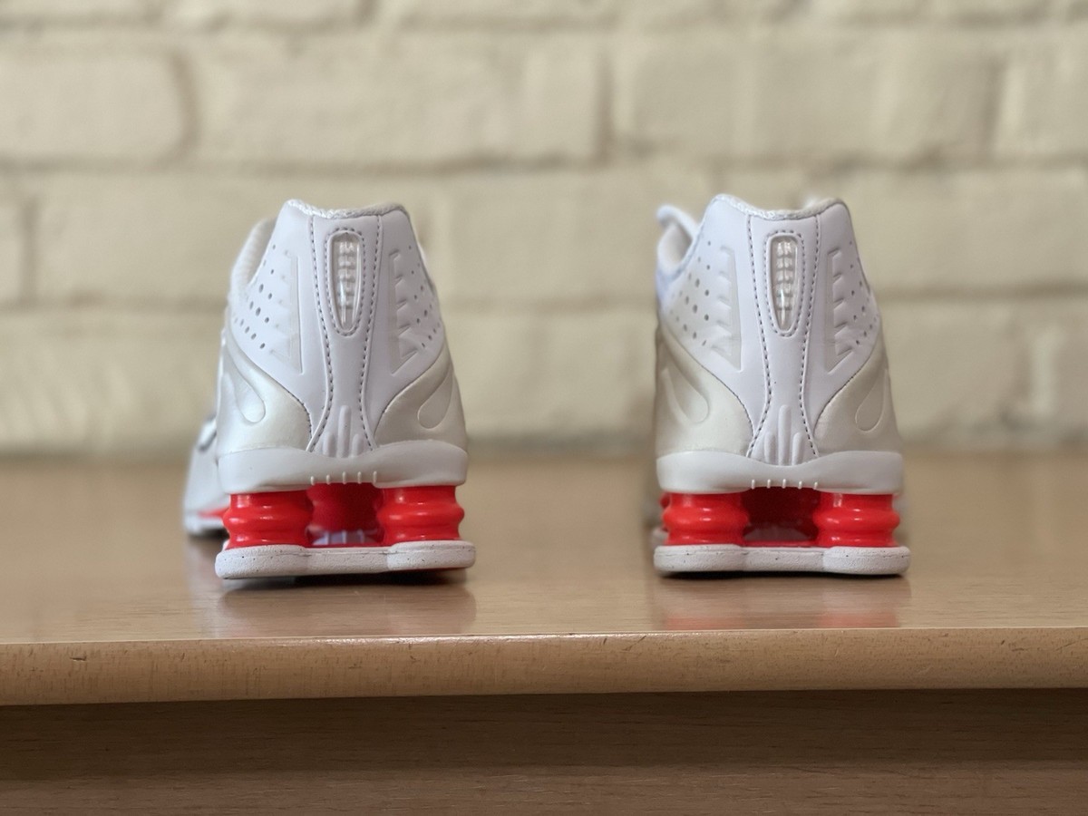 Nike Shox R4 White Phantom Women Size 8.5 Casual Lifestyle