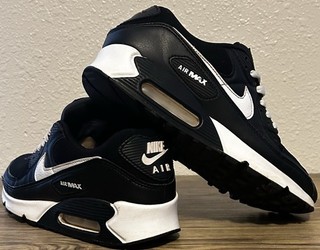 Kids Size 10 Nike Air Max Black/White Low Top Sneakers