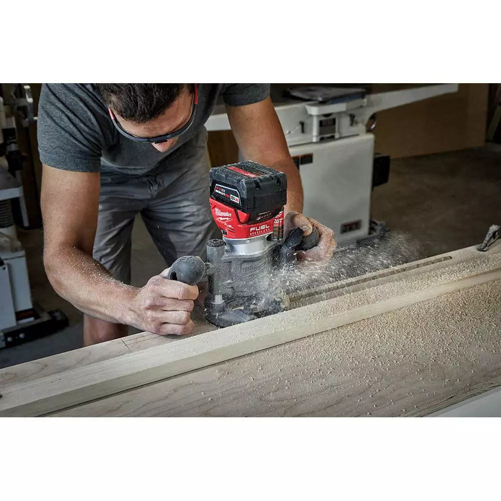 Compact router online with plunge base