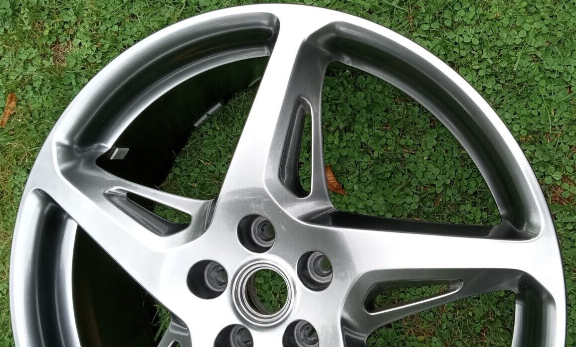 Ferrari 458 Italia Spider Rim Wheel_8.5X20_282332_282334_Front_FACTORY GENUINE_