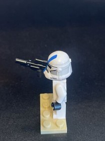 Lego Star Wars Mini Figure: Clone Trooper 501st Legion Phase 2 SW0445 (75002)