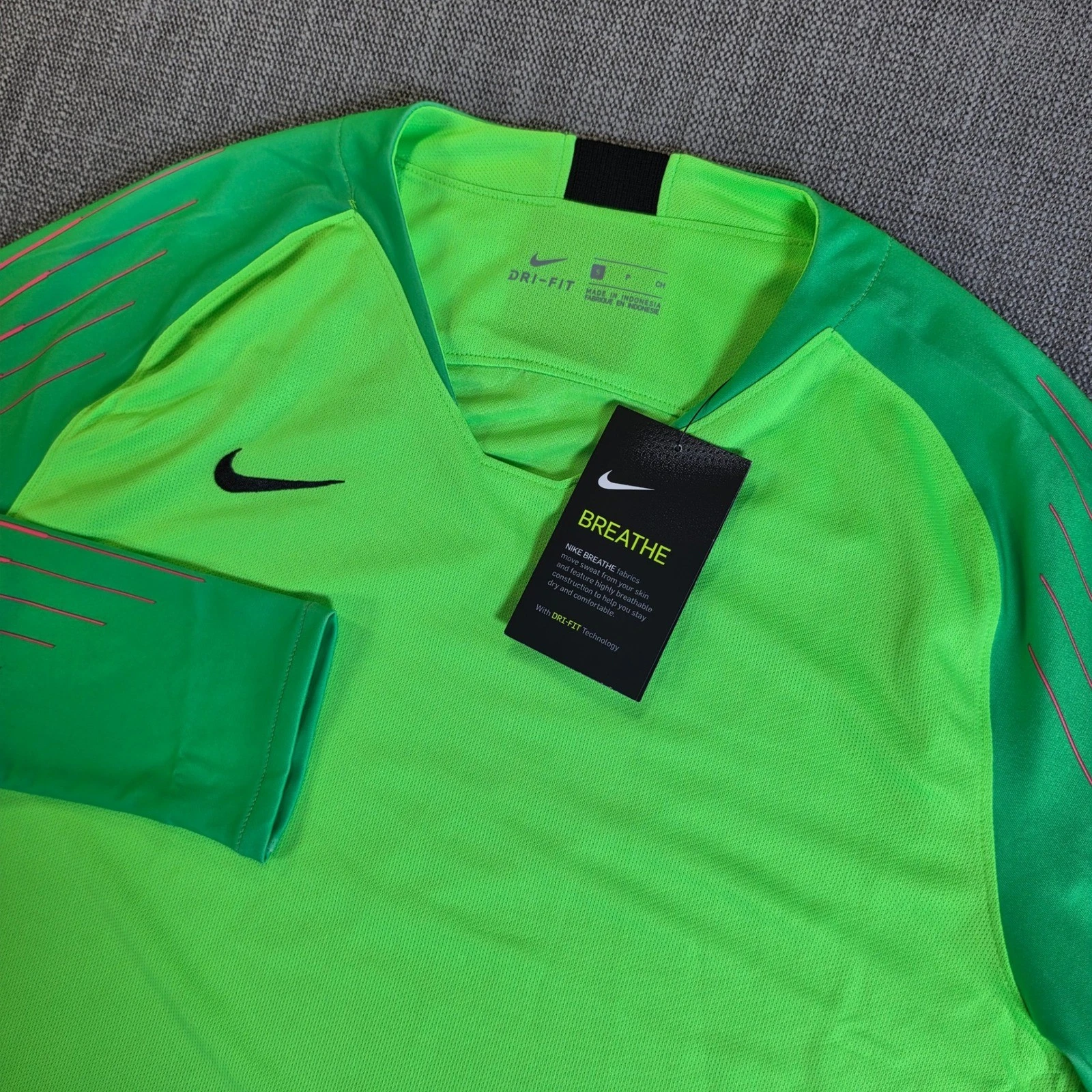 NEW Nike Soccer Jersey Mens Sm Green L/S AR9769-398 Stretch