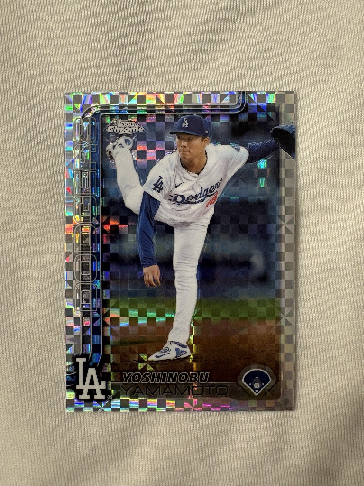 2025 Topps Chrome Xfractor - #179 Yoshinobu Yamamoto Dodgers