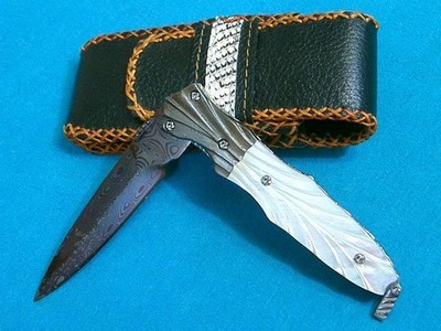 ''AP'' BAT CUSTOM ART KNIVES PEARL DAMASCUS LOCKBACK DIRK STILETTO SURVIVAL KNIFE