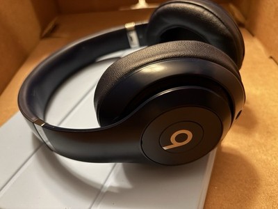Beats Studio3 Wireless Noise Cancelling Headphones (MX402LL/A) - Blue