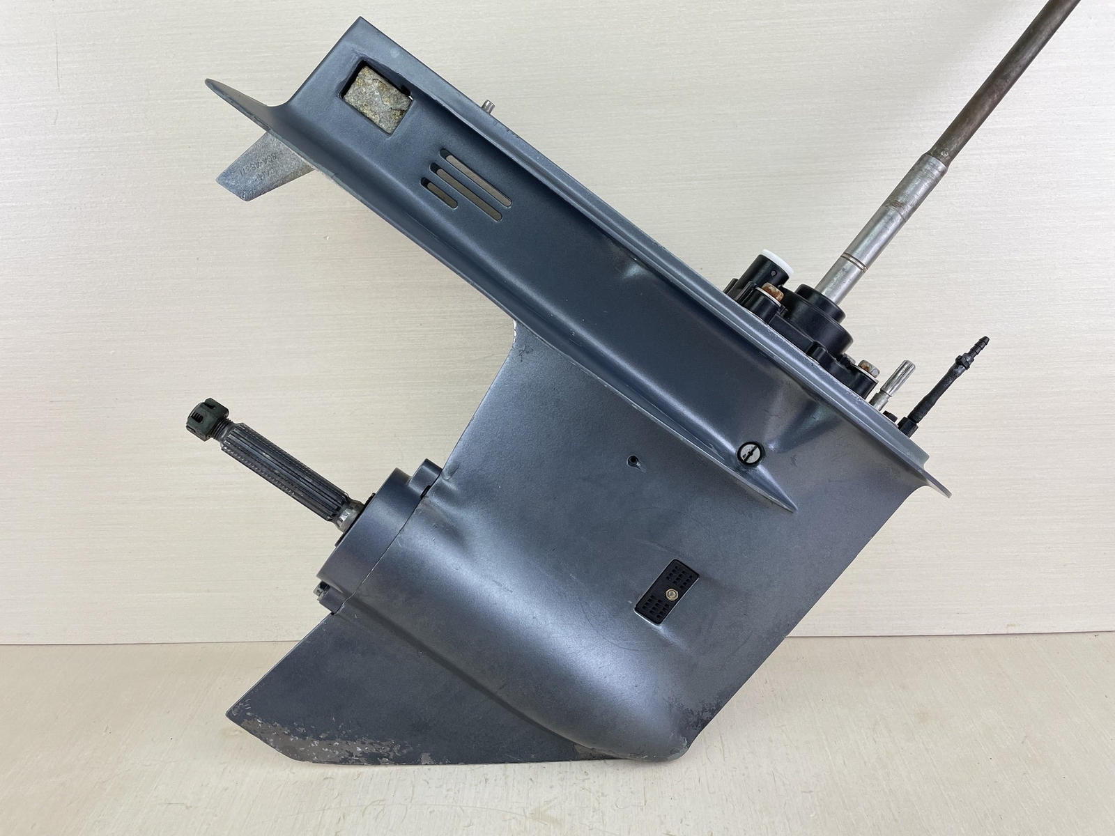 2002-yamaha-60hp-4-stroke-long-lower-unit-gear-case-assembly-69w-45300