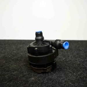 BMW 5 G30 Zirkulationswassermotor 8638238 2.0 Benzin / Elektro 185kw 22131947