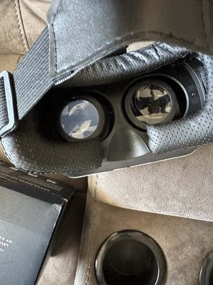 American Eagle Outfitters Mobile Phone Virtual Reality Headset VR White Krm