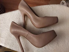 Cathy Jean Beige Leather Platform Stiletto Pumps Size 7M