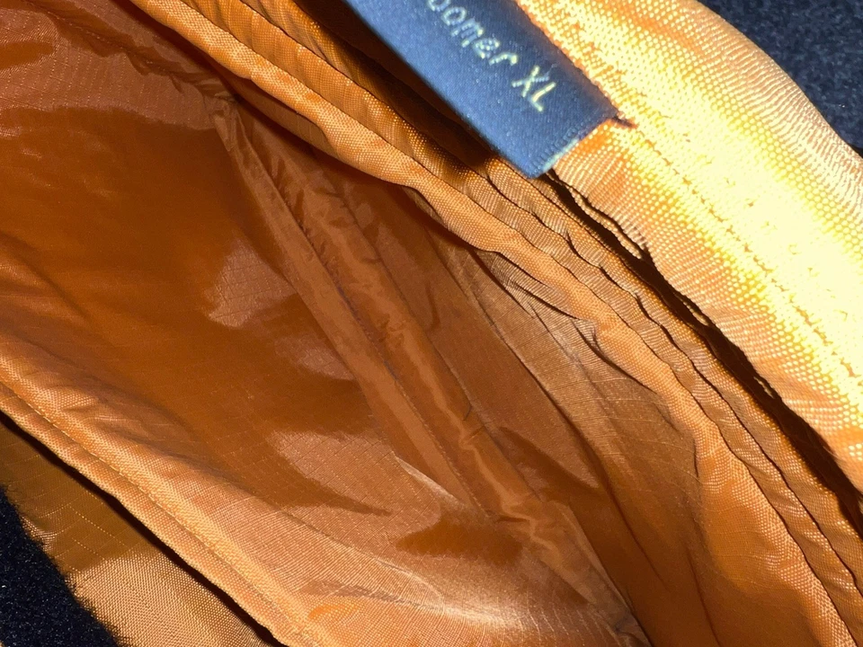 Crumpler 17inch Laptop Bag with strap  ‘The boomer XL’ - image 3 of 4