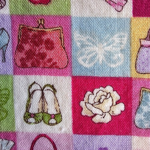 Checkered Mini Print Roses Purses Heels Makower UK Girly Quilting Fabric BTHY - Picture 11 of 14