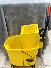 Rubbermaid Commercial WaveBrake 35 Qt Mop Bucket Side Press Wringer Yellow New