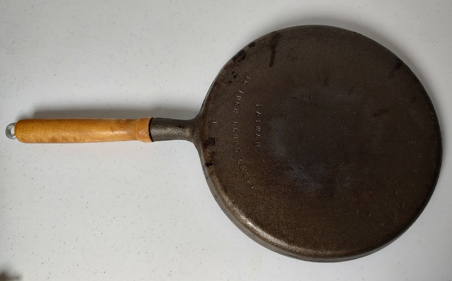 VTG Round Cookware 10" Cast Iron Shallow Grill Pan With Wood Handle Camping
