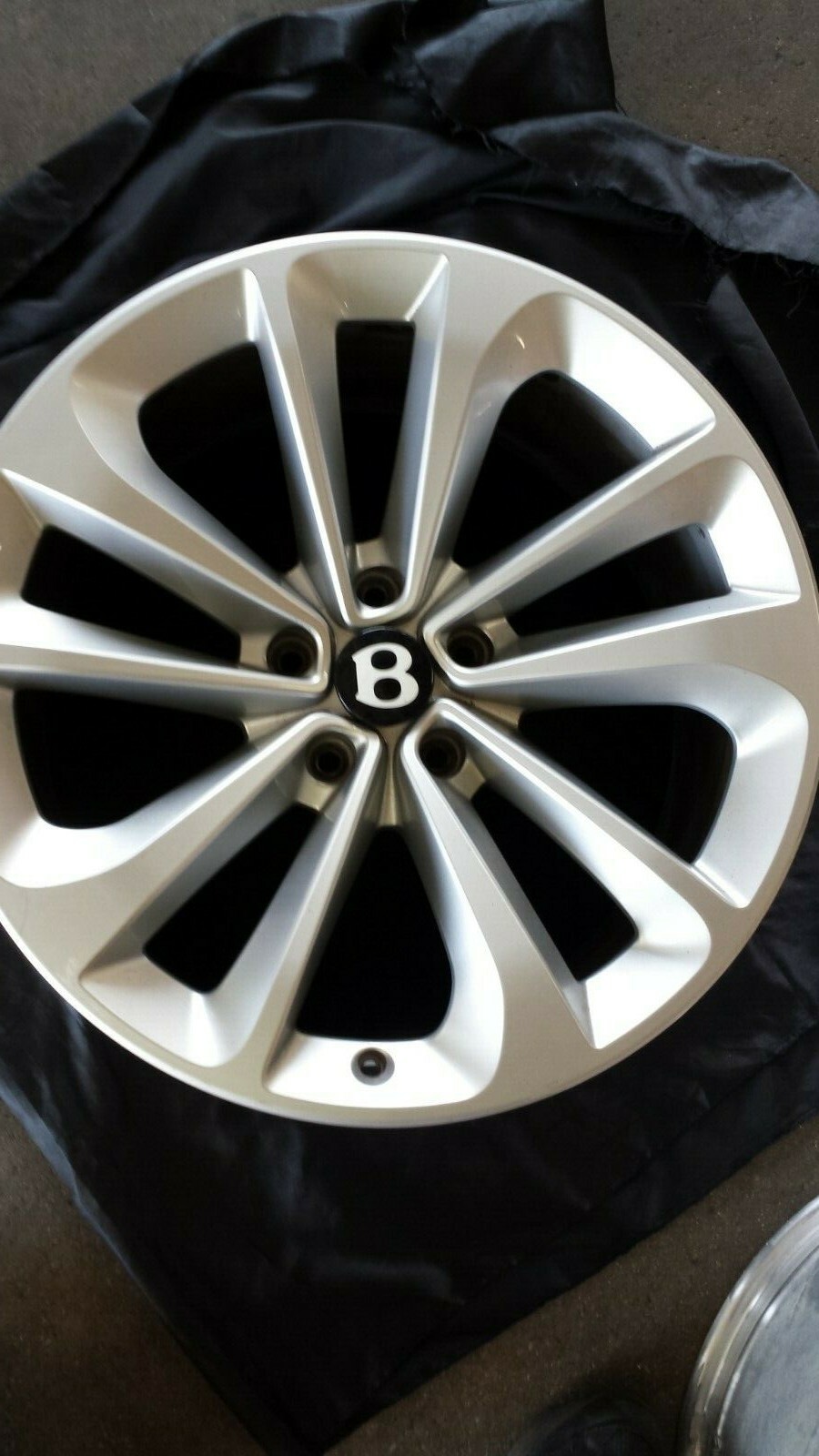21" BENTLEY BENTAGYA FACTORY WHEEL 36A 601 025 (RECONDITIONED)