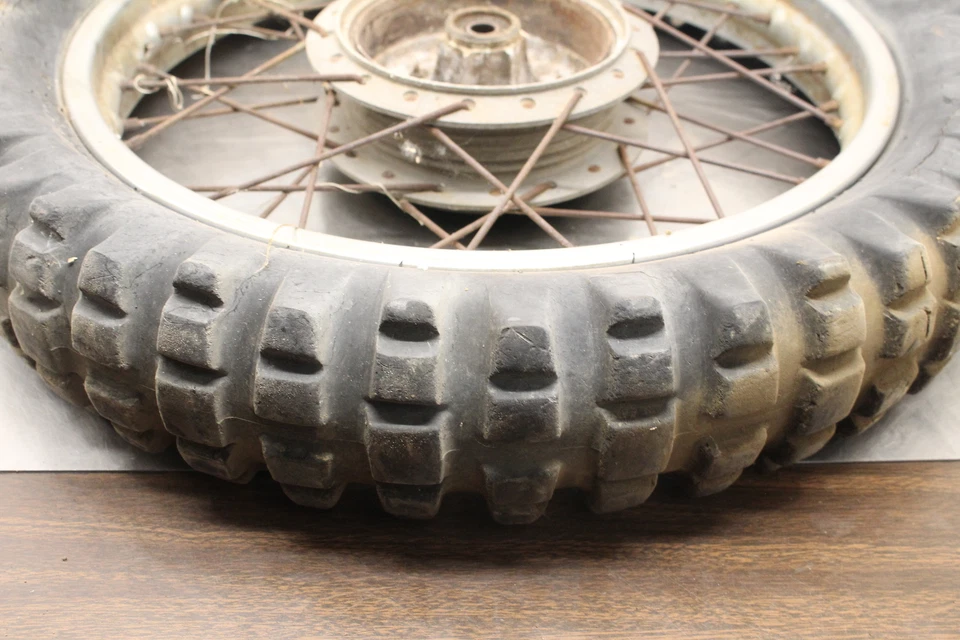 Llanta trasera Yamaha DT250 DT1 250 1968 (4,00-18) A308 Foto 4 de 4